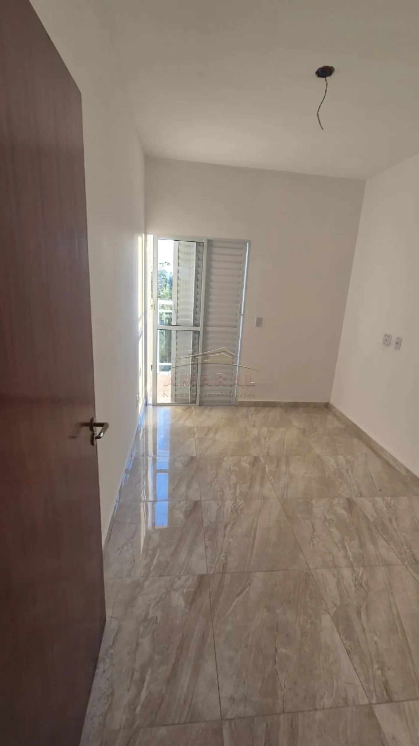 Alugar Casas / Sobrado em Po&aacute; R$ 2.100,00 - Foto 4