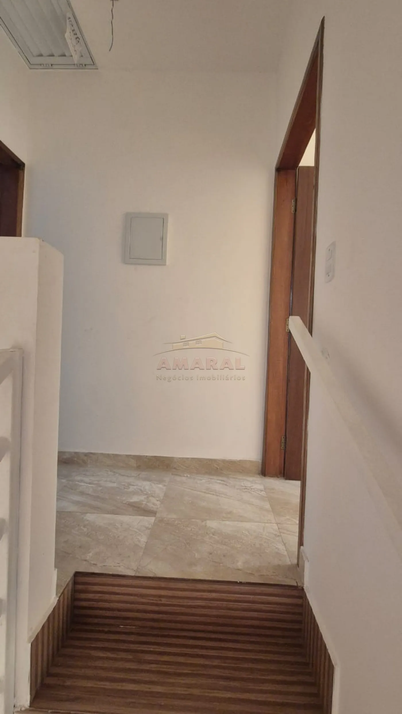 Alugar Casas / Sobrado em Po&aacute; R$ 2.100,00 - Foto 6