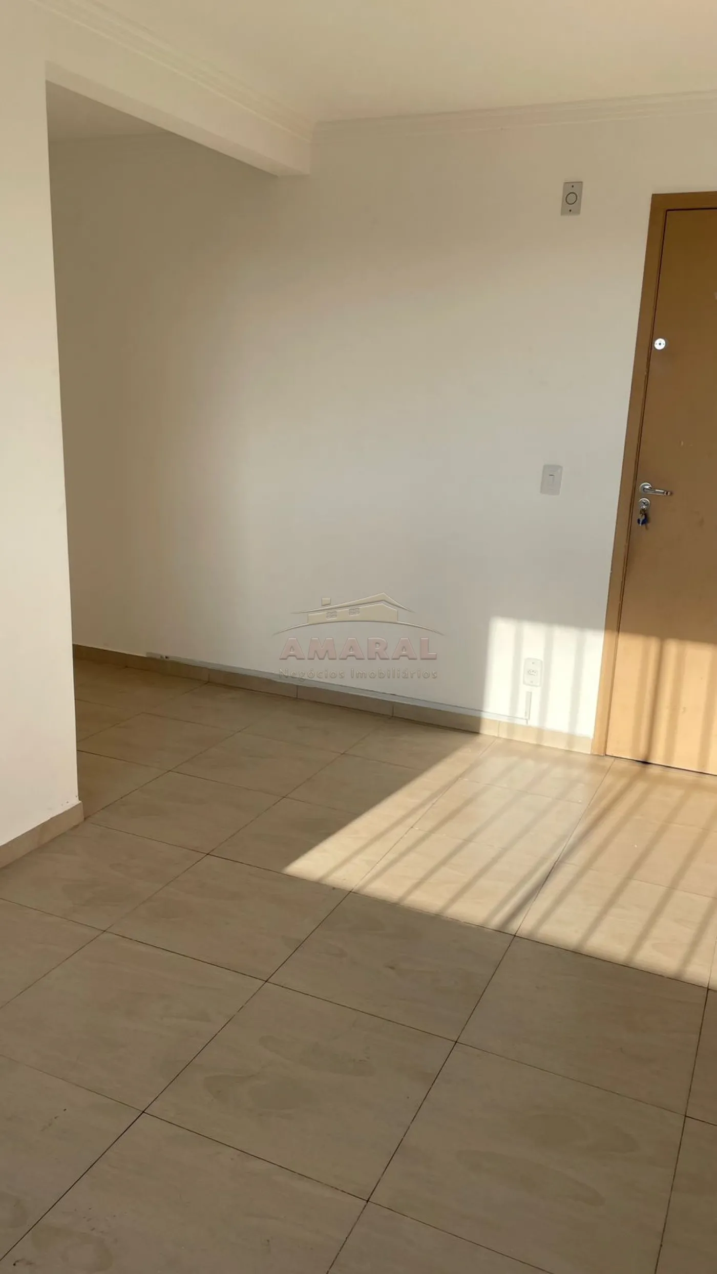 Alugar Apartamentos / Padr&atilde;o em Suzano R$ 850,00 - Foto 4
