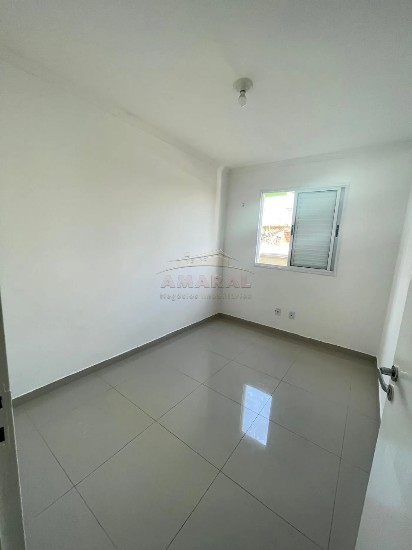 Comprar Apartamentos / Padr&atilde;o em Suzano R$ 280.000,00 - Foto 4