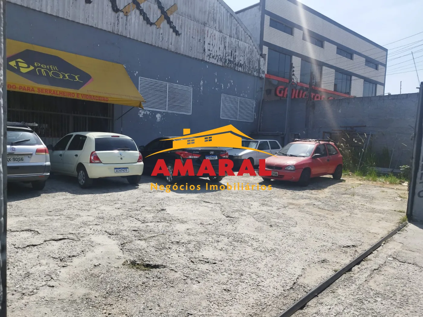 Alugar Comerciais / Galp&atilde;o - Comercial em Po&aacute; R$ 15.000,00 - Foto 2