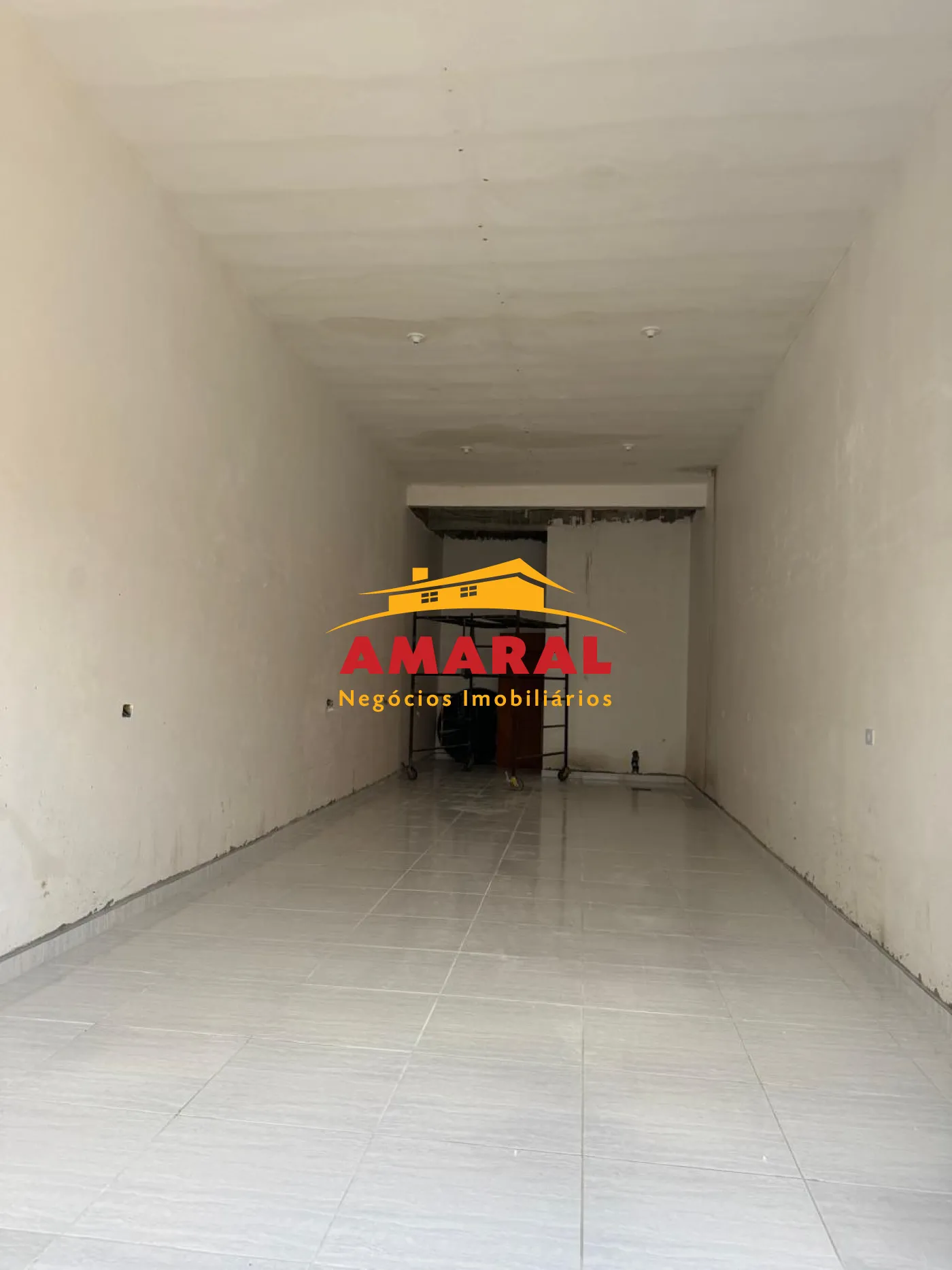 Alugar Sal&otilde;es / Sal&atilde;o em Suzano R$ 3.700,00 - Foto 2