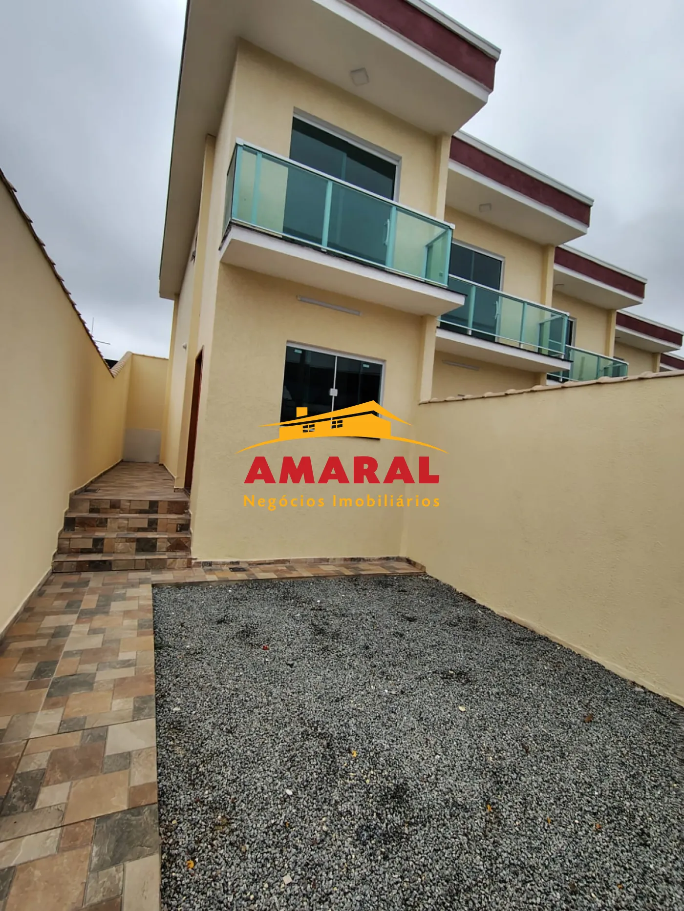 Comprar Casas / Sobrado em Itaquaquecetuba R$ 380.000,00 - Foto 1