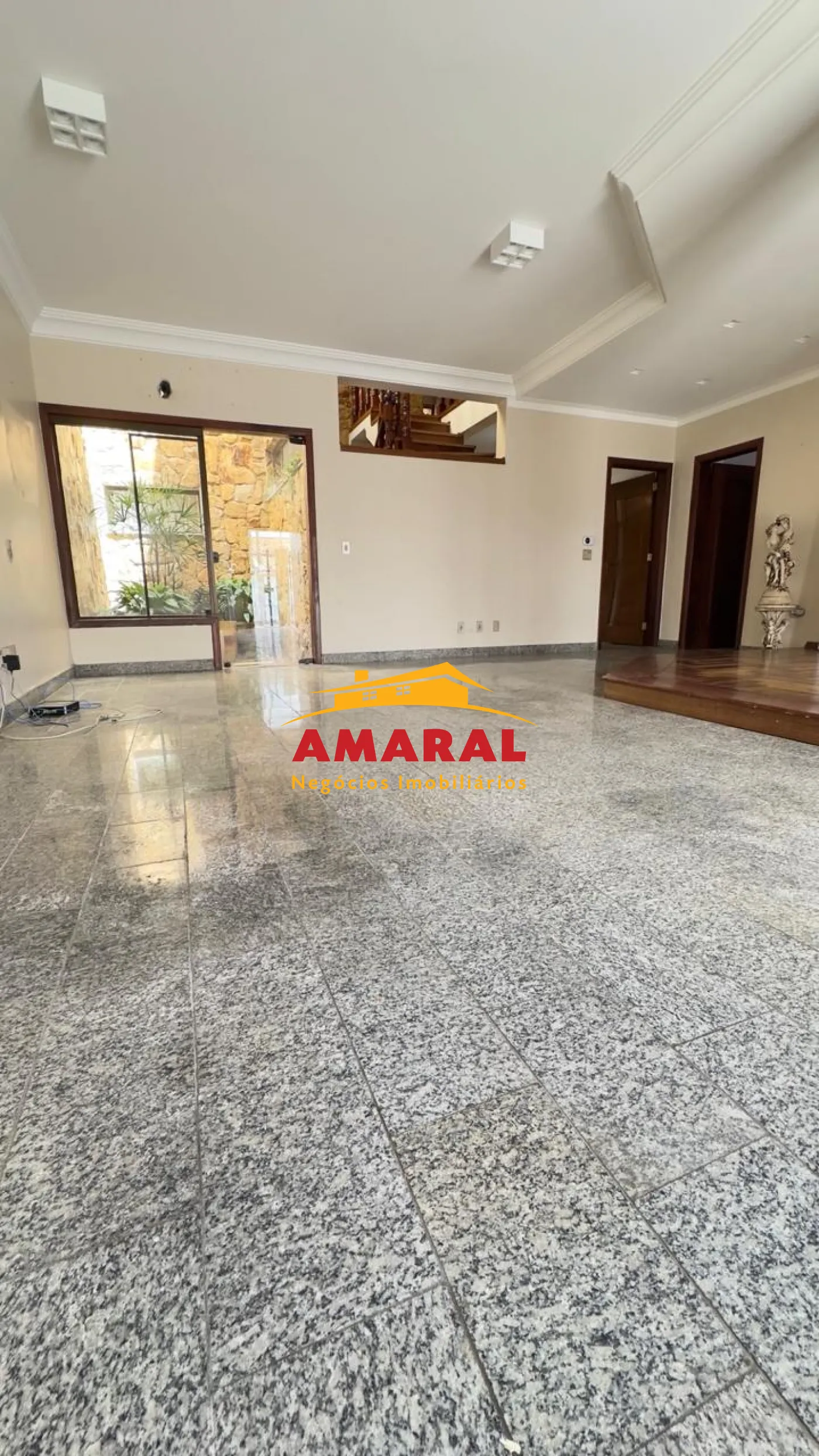 Alugar Casas / Sobrado em Suzano R$ 6.000,00 - Foto 2