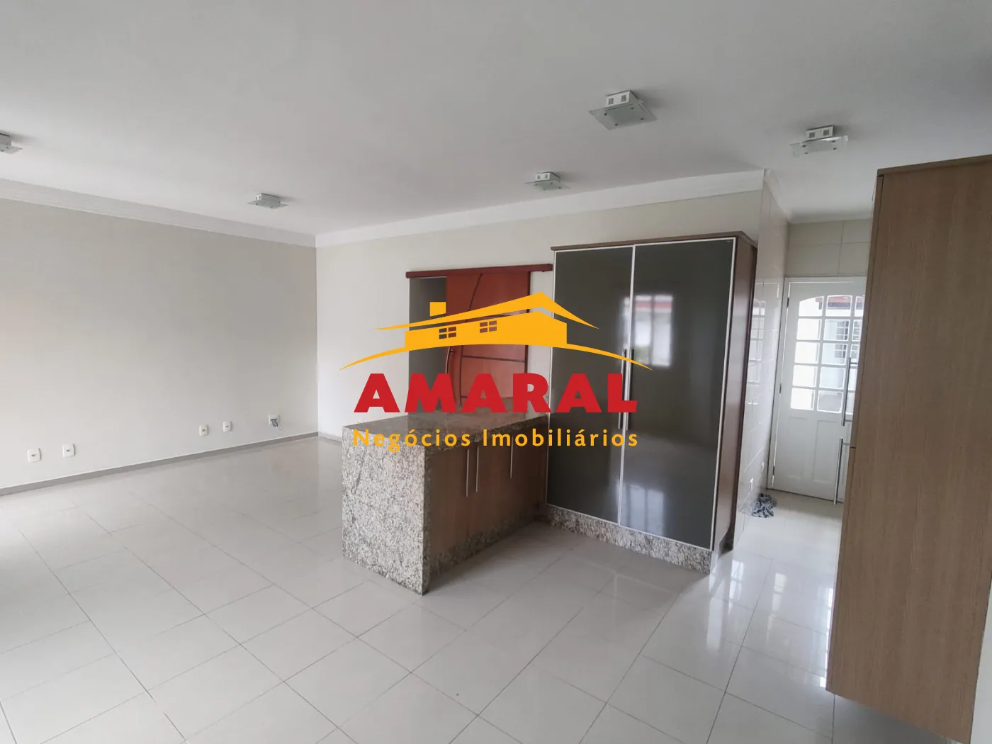 Alugar Casas / Condom&iacute;nio em Suzano R$ 2.000,00 - Foto 6