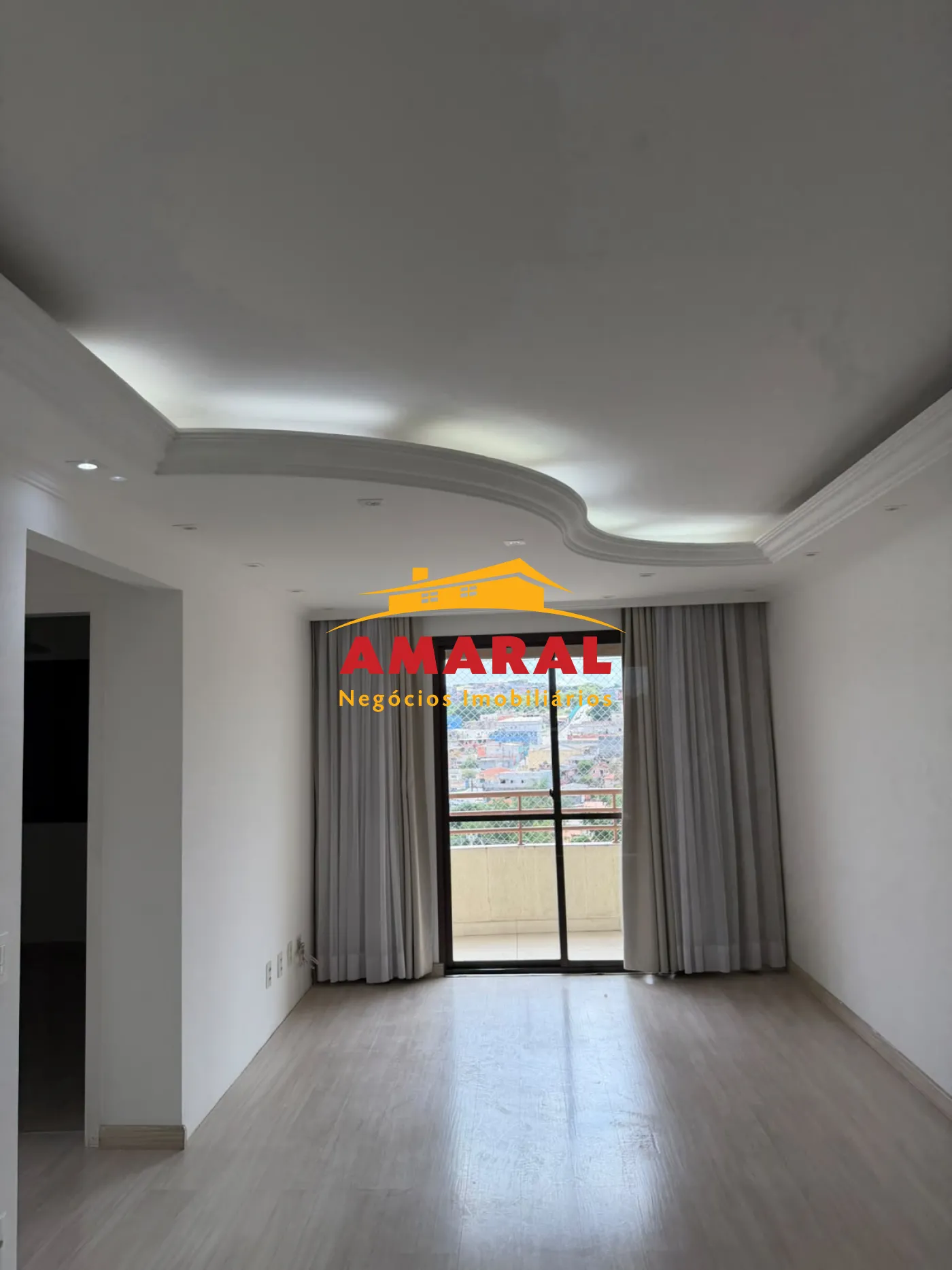Alugar Apartamentos / Padr&atilde;o em Ferraz de Vasconcelos R$ 1.300,00 - Foto 1