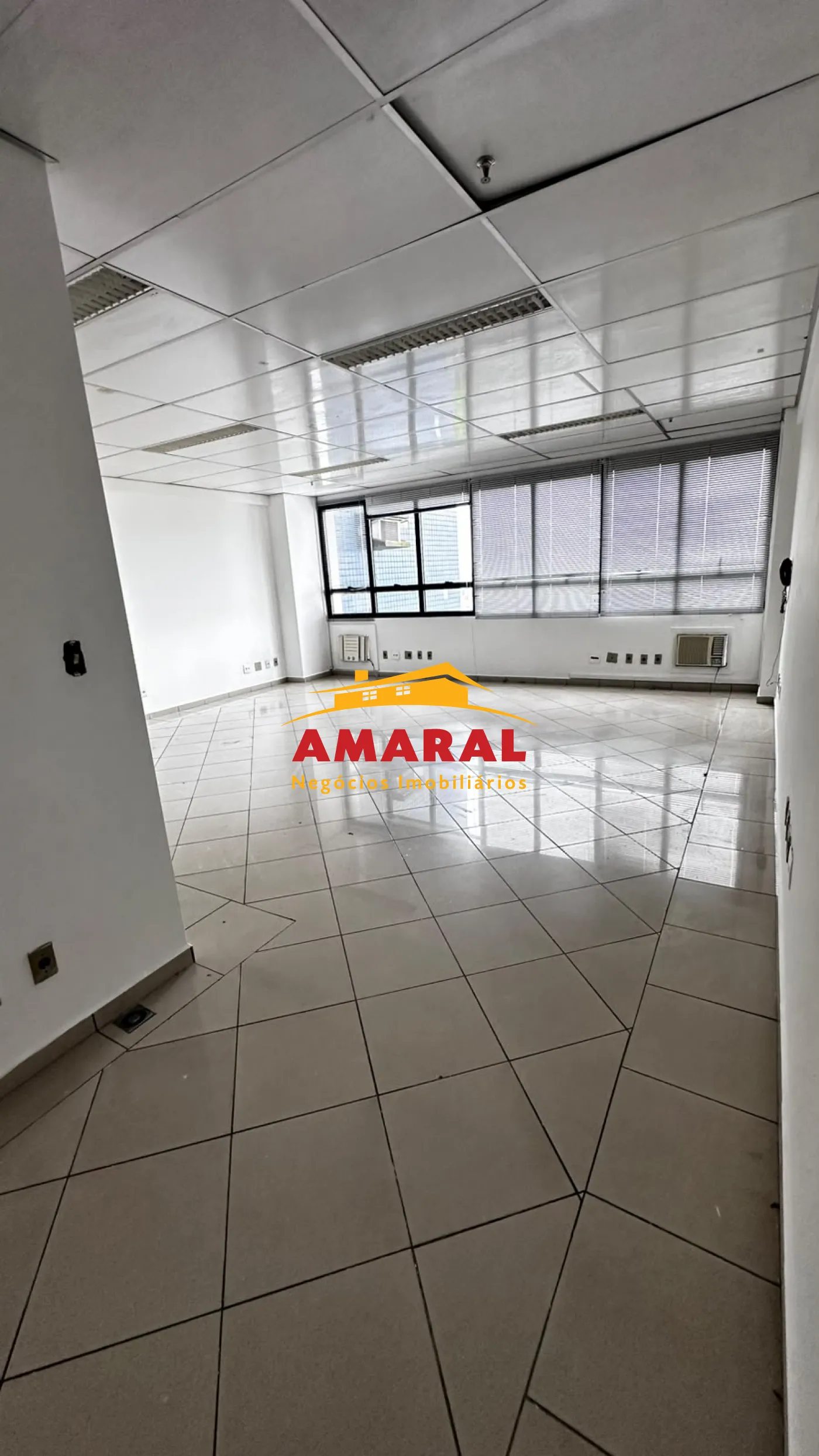 Alugar Comerciais / Pr&eacute;dio Comercial em Suzano R$ 3.500,00 - Foto 4
