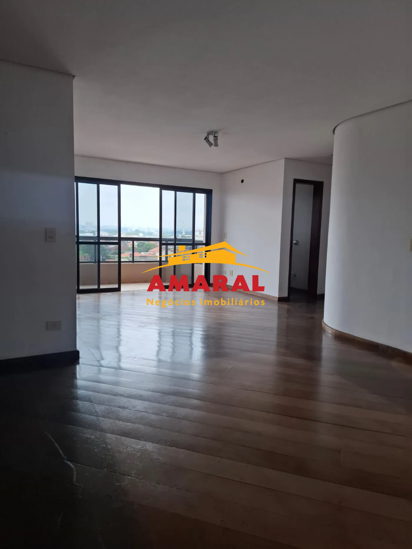 Alugar Apartamentos / Padr&atilde;o em Suzano R$ 3.000,00 - Foto 1