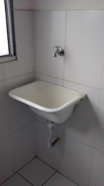 Alugar Apartamentos / Padr&atilde;o em Suzano R$ 900,00 - Foto 3