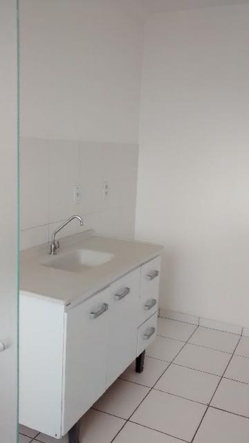 Alugar Apartamentos / Padr&atilde;o em Suzano R$ 900,00 - Foto 4