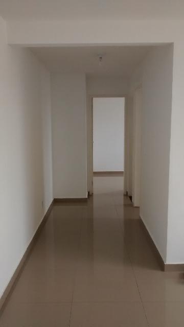Alugar Apartamentos / Padr&atilde;o em Suzano R$ 900,00 - Foto 8