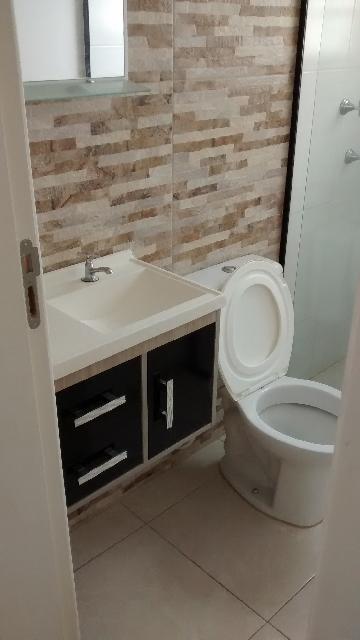 Alugar Apartamentos / Padr&atilde;o em Suzano R$ 900,00 - Foto 11