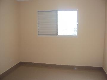 Alugar Apartamentos / Kitchnet em Suzano R$ 1.300,00 - Foto 3