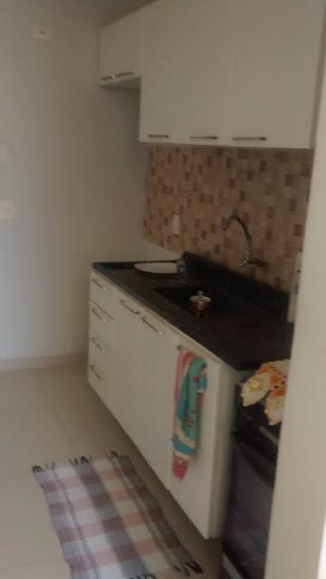 Comprar Apartamentos / Padr&atilde;o em Suzano R$ 220.000,00 - Foto 7