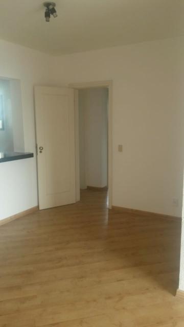 Alugar Apartamentos / Padr&atilde;o em Mogi das Cruzes R$ 1.600,00 - Foto 4