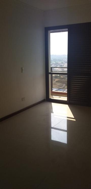 Alugar Apartamentos / Padr&atilde;o em Suzano R$ 1.800,00 - Foto 5