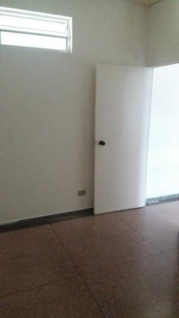 Alugar Apartamentos / Kitchnet em Suzano R$ 1.170,00 - Foto 9