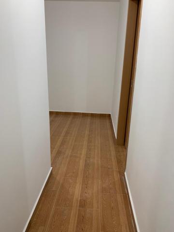 Alugar Apartamentos / Padr&atilde;o em Suzano R$ 900,00 - Foto 4