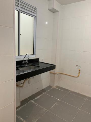 Alugar Apartamentos / Padr&atilde;o em Suzano R$ 900,00 - Foto 7