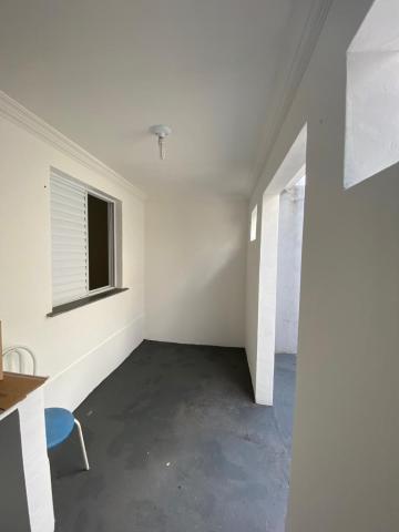 Alugar Casas / Condom&iacute;nio em Suzano R$ 1.300,00 - Foto 15