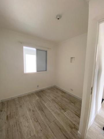 Alugar Casas / Condom&iacute;nio em Suzano R$ 1.300,00 - Foto 13