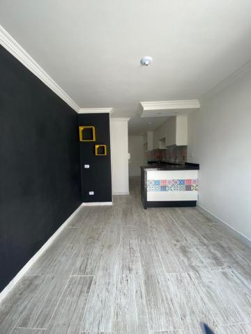 Alugar Casas / Condom&iacute;nio em Suzano R$ 1.300,00 - Foto 3