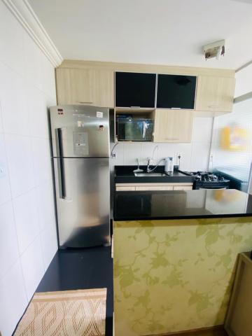 Comprar Apartamentos / Padr&atilde;o em Suzano R$ 240.000,00 - Foto 4