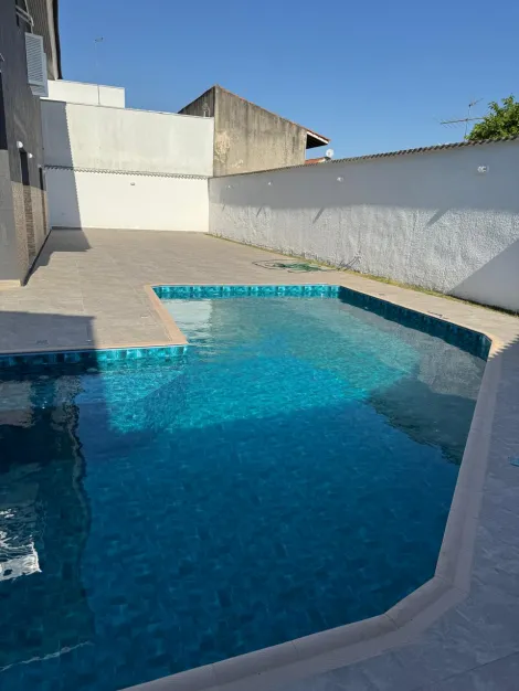 Alugar Casas / Condom&iacute;nio em Suzano R$ 4.527,40 - Foto 1