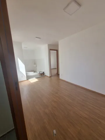 Alugar Apartamentos / Padr&atilde;o em Suzano R$ 1.100,00 - Foto 4