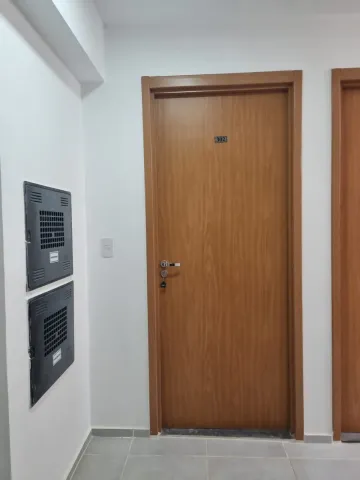 Alugar Apartamentos / Padr&atilde;o em Suzano R$ 1.100,00 - Foto 3