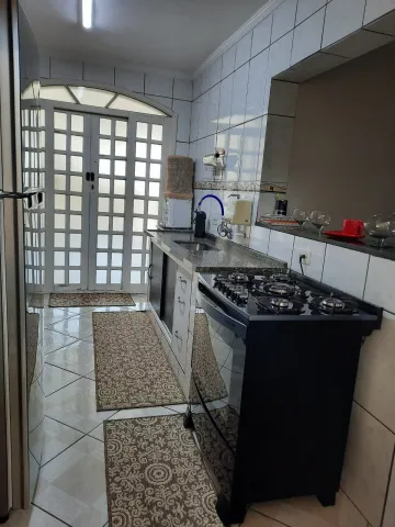 Comprar Casas / Sobrado em Suzano R$ 600.000,00 - Foto 14