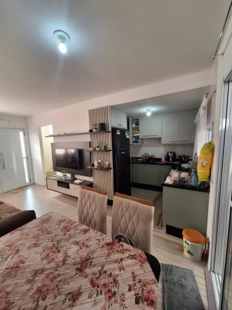 Alugar Casas / Condom&iacute;nio em Suzano. apenas R$ 2.600,00