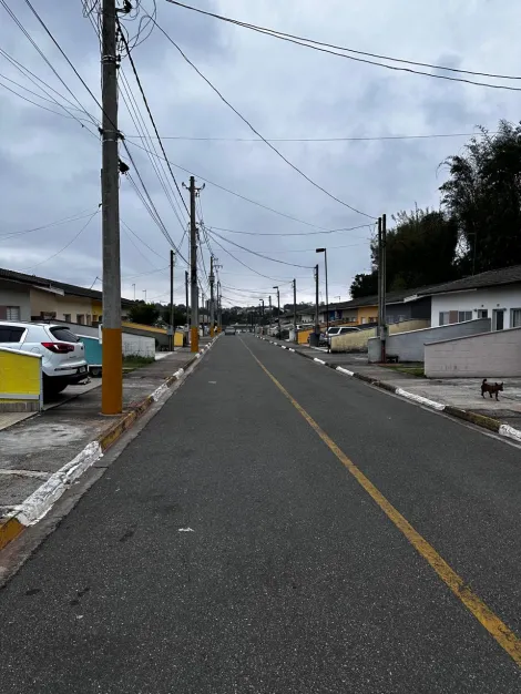 Comprar Casas / T&eacute;rrea em Suzano R$ 320.000,00 - Foto 1