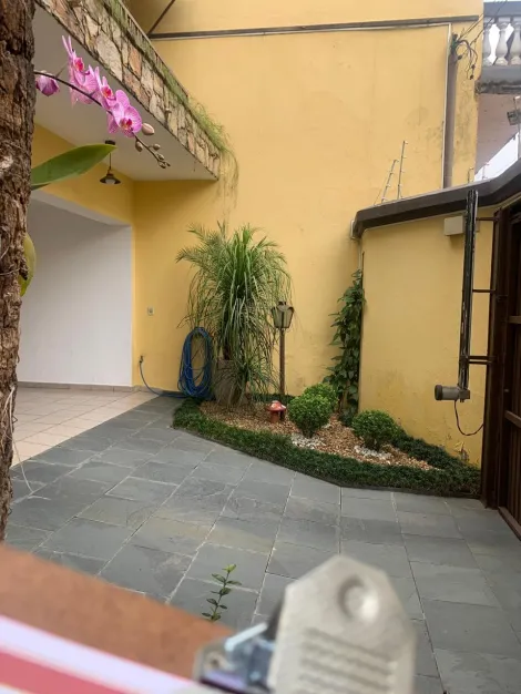 Alugar Casas / Sobrado em Suzano R$ 5.000,00 - Foto 1