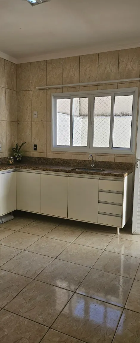 Alugar Casas / Sobrado em Mogi das Cruzes R$ 3.700,00 - Foto 4