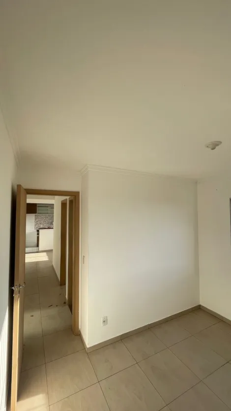 Alugar Apartamentos / Padr&atilde;o em Suzano R$ 850,00 - Foto 5