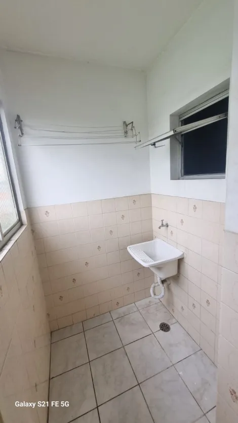 Alugar Apartamentos / Padr&atilde;o em Suzano R$ 800,00 - Foto 3