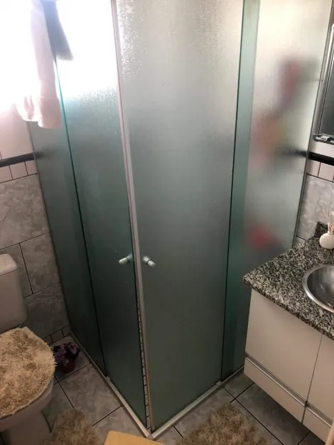Comprar Apartamentos / Padr&atilde;o em Suzano R$ 360.000,00 - Foto 4
