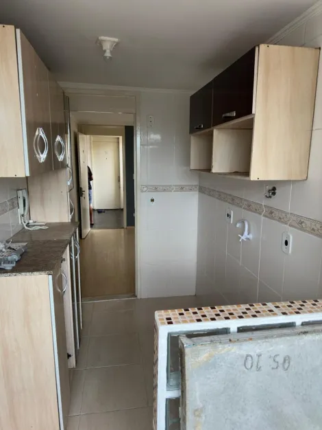 Comprar Apartamentos / Padrão em Mogi das Cruzes R$ 190.000,00 - Foto 1