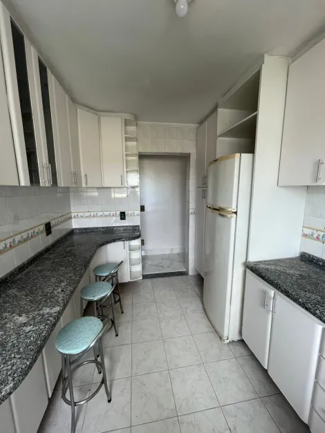 Alugar Apartamentos / Padr&atilde;o em Suzano R$ 3.900,00 - Foto 5