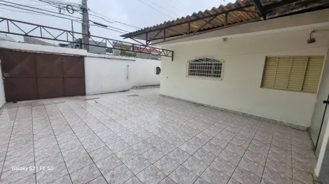 Alugar Casas / T&eacute;rrea em Suzano R$ 1.600,00 - Foto 4