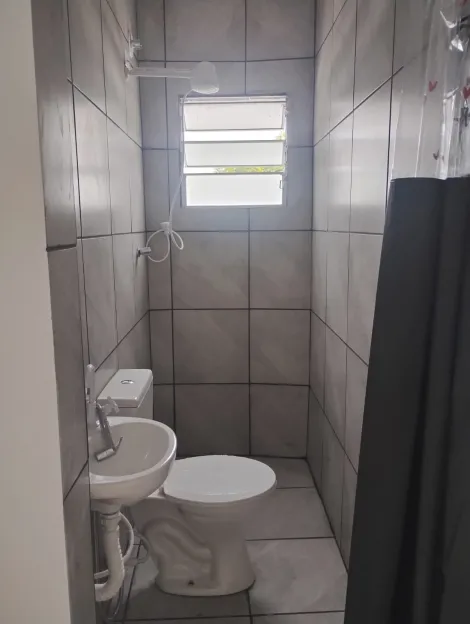 Alugar Apartamentos / Kitchnet em Suzano R$ 950,00 - Foto 5