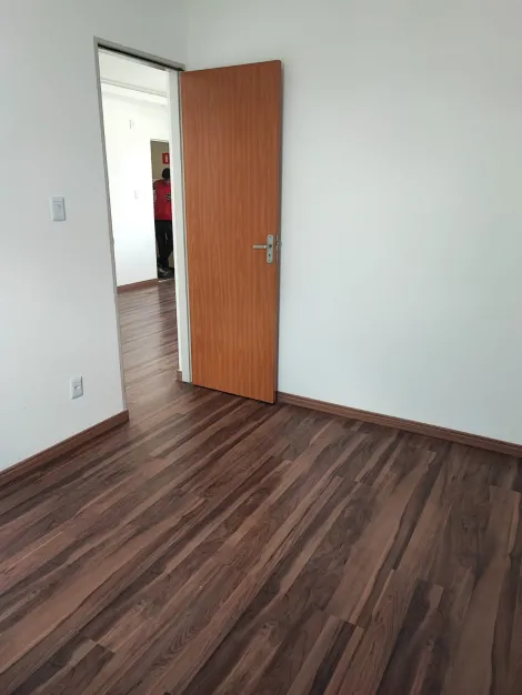 Comprar Apartamentos / Padr&atilde;o em Suzano R$ 210.000,00 - Foto 1