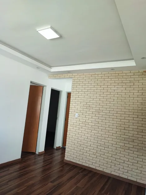 Comprar Apartamentos / Padr&atilde;o em Suzano R$ 210.000,00 - Foto 2