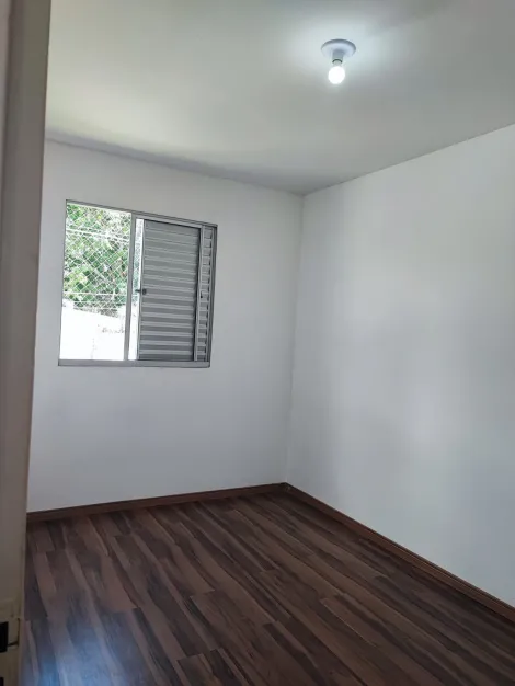 Comprar Apartamentos / Padr&atilde;o em Suzano R$ 210.000,00 - Foto 5