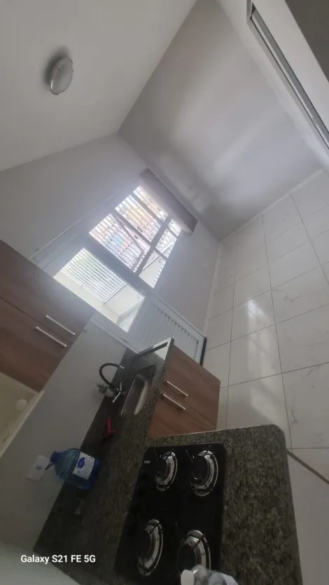 Alugar Apartamentos / Kitchnet em Suzano R$ 1.500,00 - Foto 2