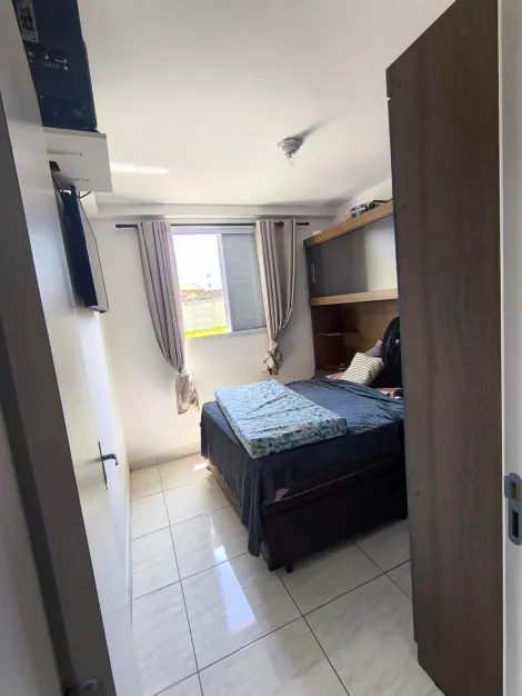 Comprar Apartamentos / Padr&atilde;o em Suzano R$ 230.000,00 - Foto 7