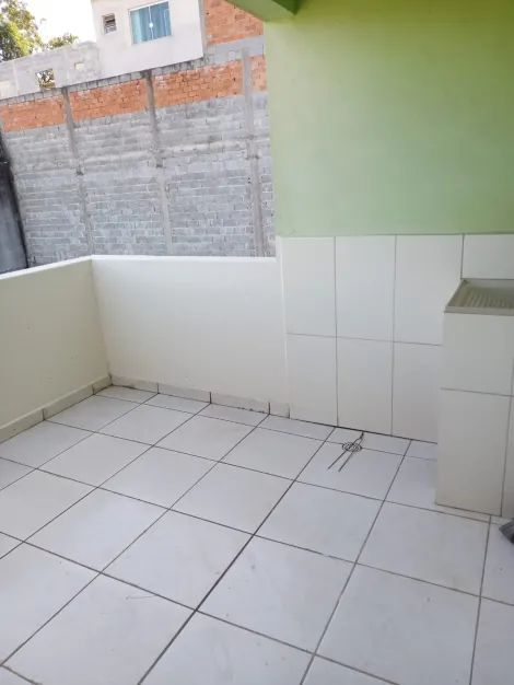 Comprar Casas / Sobrado em Suzano R$ 350.000,00 - Foto 5