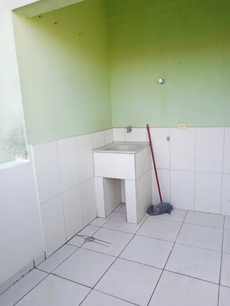 Comprar Casas / Sobrado em Suzano R$ 350.000,00 - Foto 6