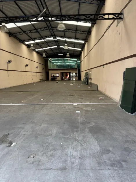 Alugar Salões / Galpão em Suzano R$ 10.800,00 - Foto 1